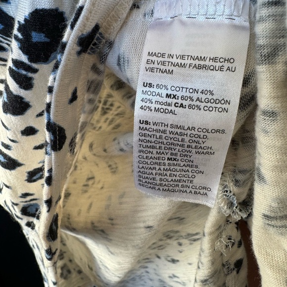 Blue and ivory cheetah print - Picture 5 of 7